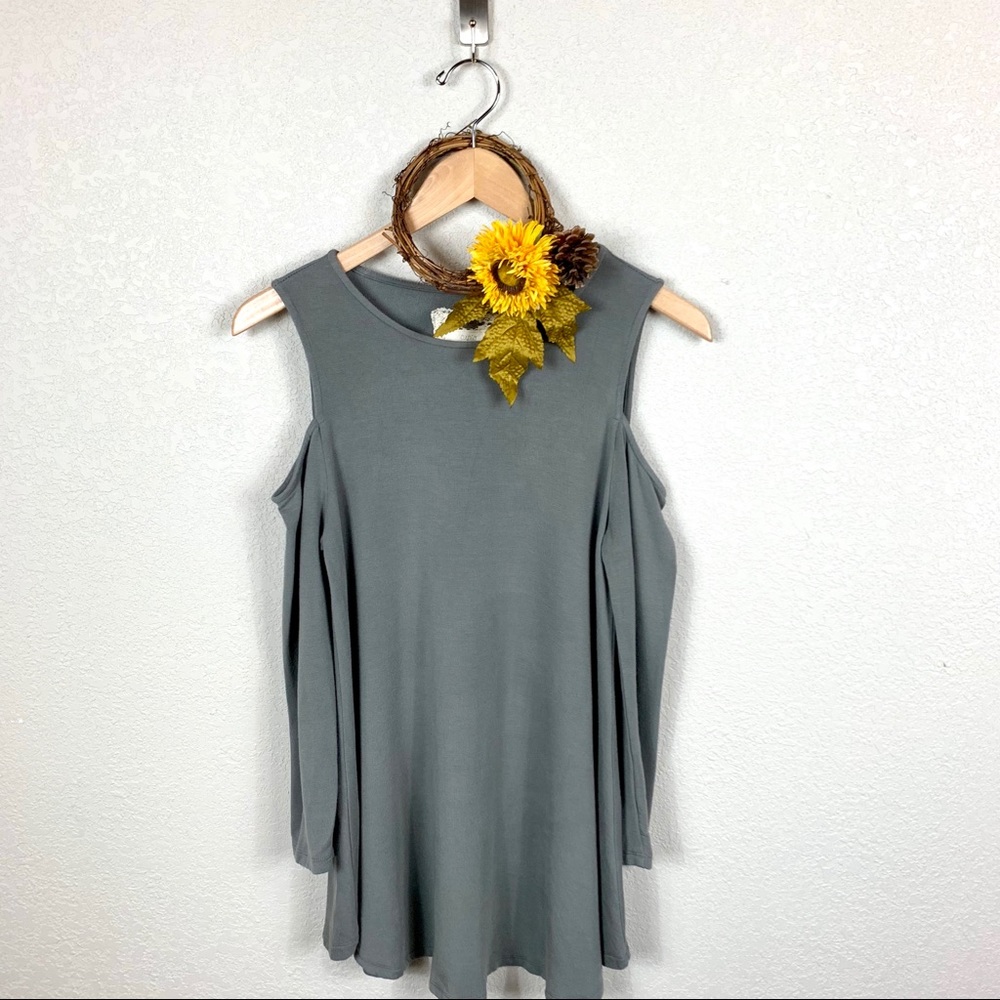 Bloomingdale’s Cupio Cold Shoulder Grey Tunic